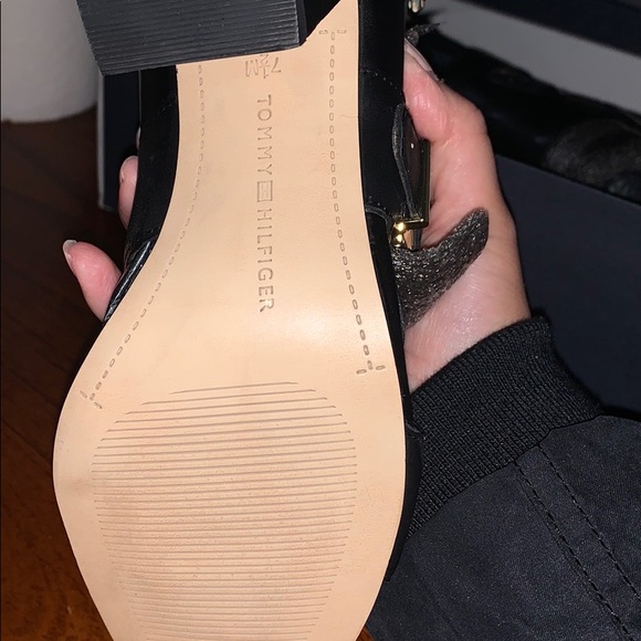 Black leather block heel sandals - Picture 2 of 3